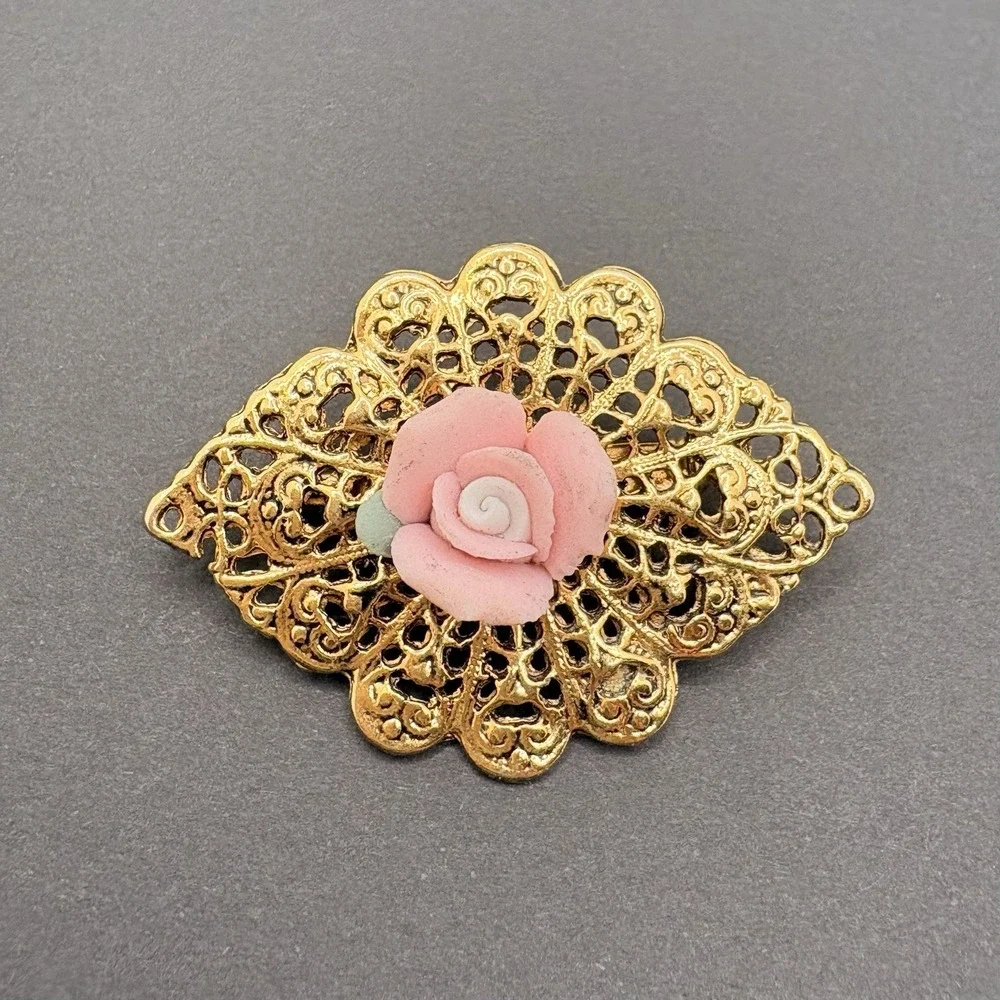 Vintage 1928 Brand Victorian Style‎ Porcelain Rose Bar Brooch Gold Tone Filigree